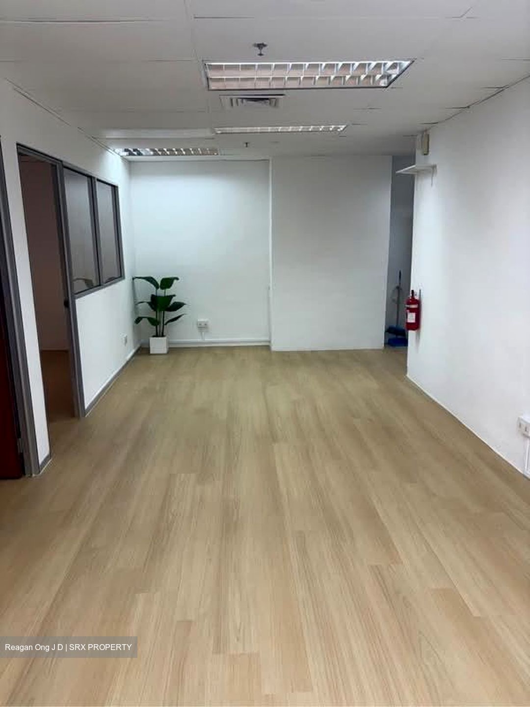 International Plaza (D2), Office #584860371
